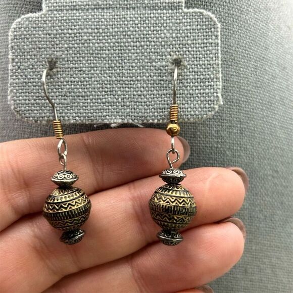 Boho Silver & Gold Tone Ball Dangle Earrings Lightweight Intricate Design - Picture 3 of 8